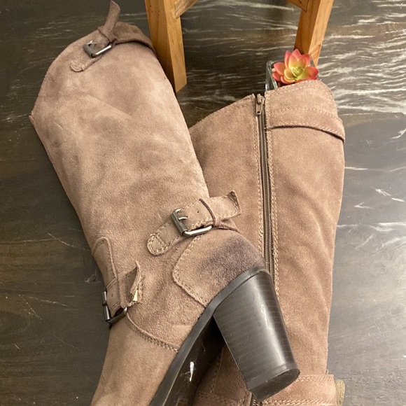 Dolce Vita | Taupe Brown Suede Mid Heel Winter Boot Buckle women’s 7.5 - Picture 6 of 9
